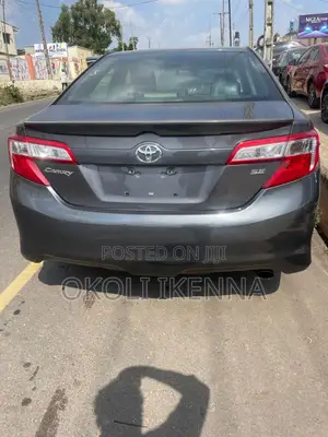 Toyota Camry SE 4dr Sedan (2.5L 4cyl 6A) 2013 Gray