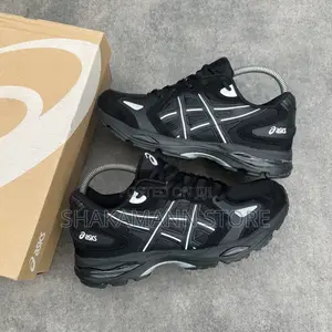 Original Asics Gel Triple Black Luxury