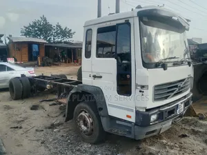 Just Cleared Month Volvo Right Hand 10 Bolts