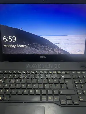 Laptop Fujitsu Lifebook A1120 4GB Intel Core i5 SSHD (Hybrid) 500GB