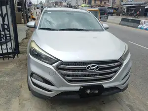Hyundai Tucson 2017 Silver
