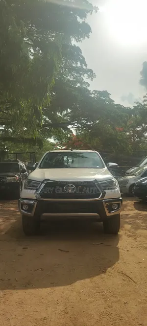 Toyota Hilux Revo Double Cab Petrol 2.7 AWD 2020 White