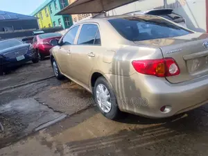 Toyota Corolla 2009 Gold