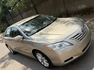 Toyota Camry LE 4dr Sedan (2.4L 4cyl 5A) 2008 Gold