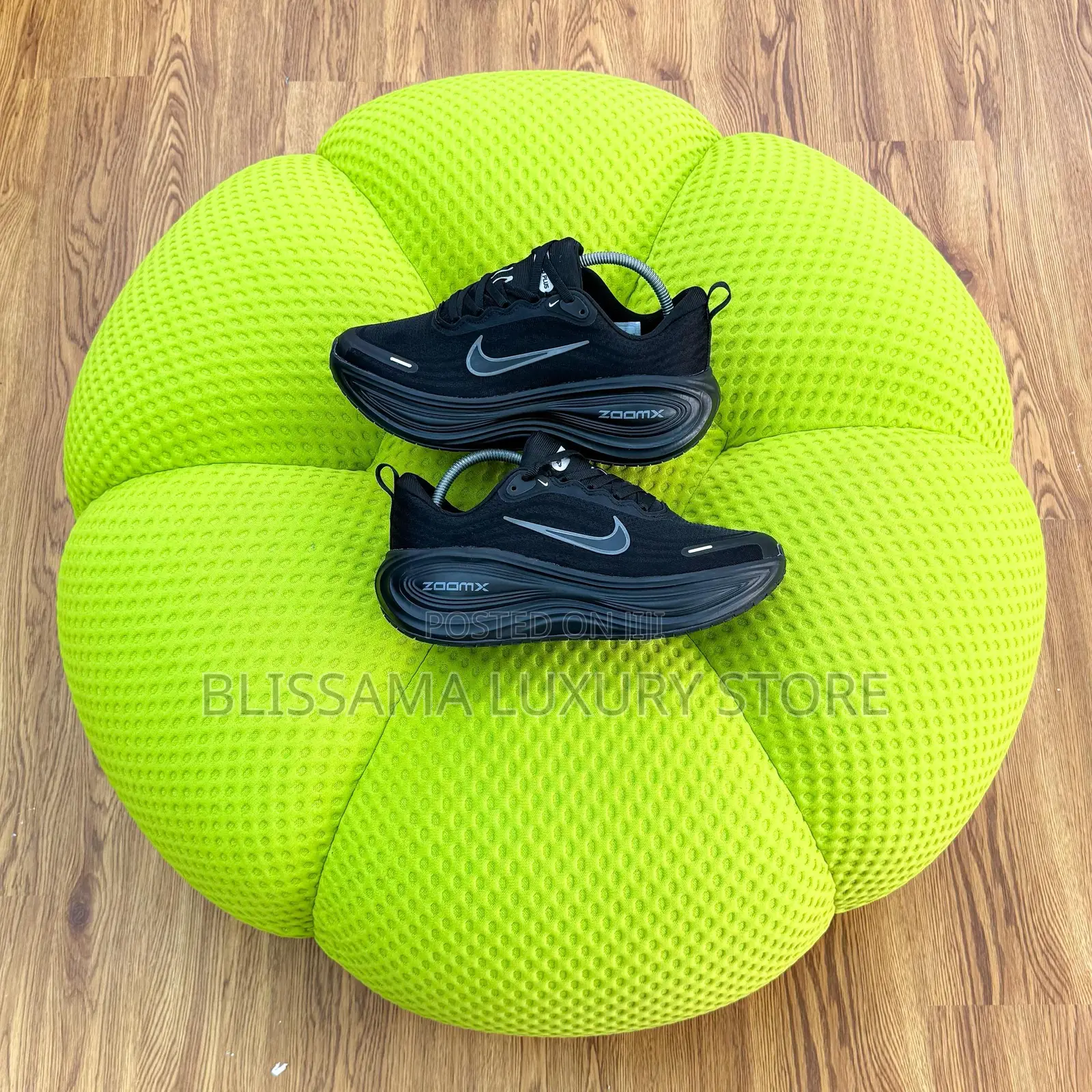Nike Vomero 18 Plus Luxury Men Sneakers-Comfortable, Durable Stylish