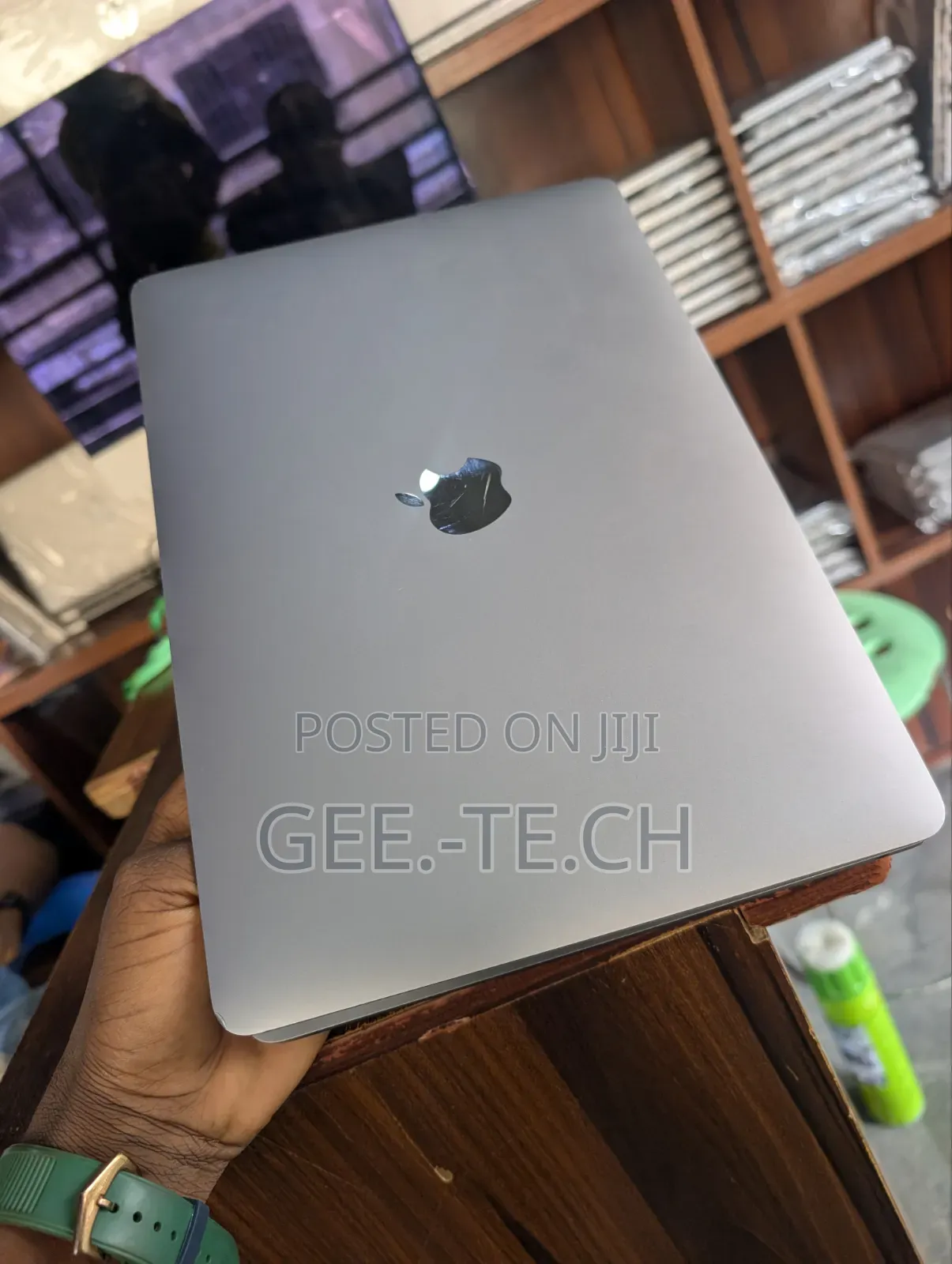 Laptop Apple MacBook Pro 2020 8GB Intel Core i5 SSD 256GB