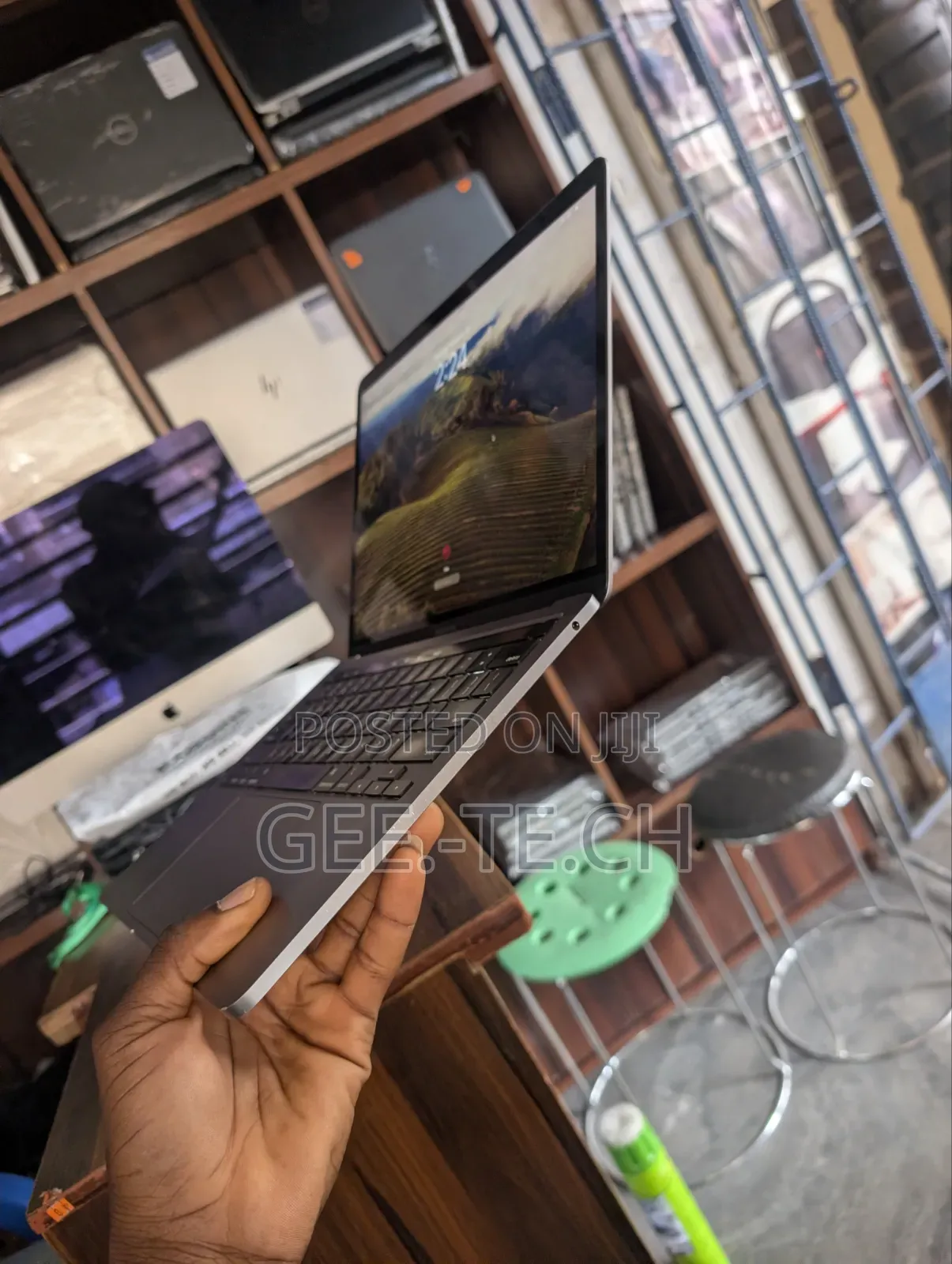 Laptop Apple MacBook Pro 2020 8GB Intel Core i5 SSD 256GB