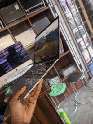 Laptop Apple MacBook Pro 2020 8GB Intel Core i5 SSD 256GB