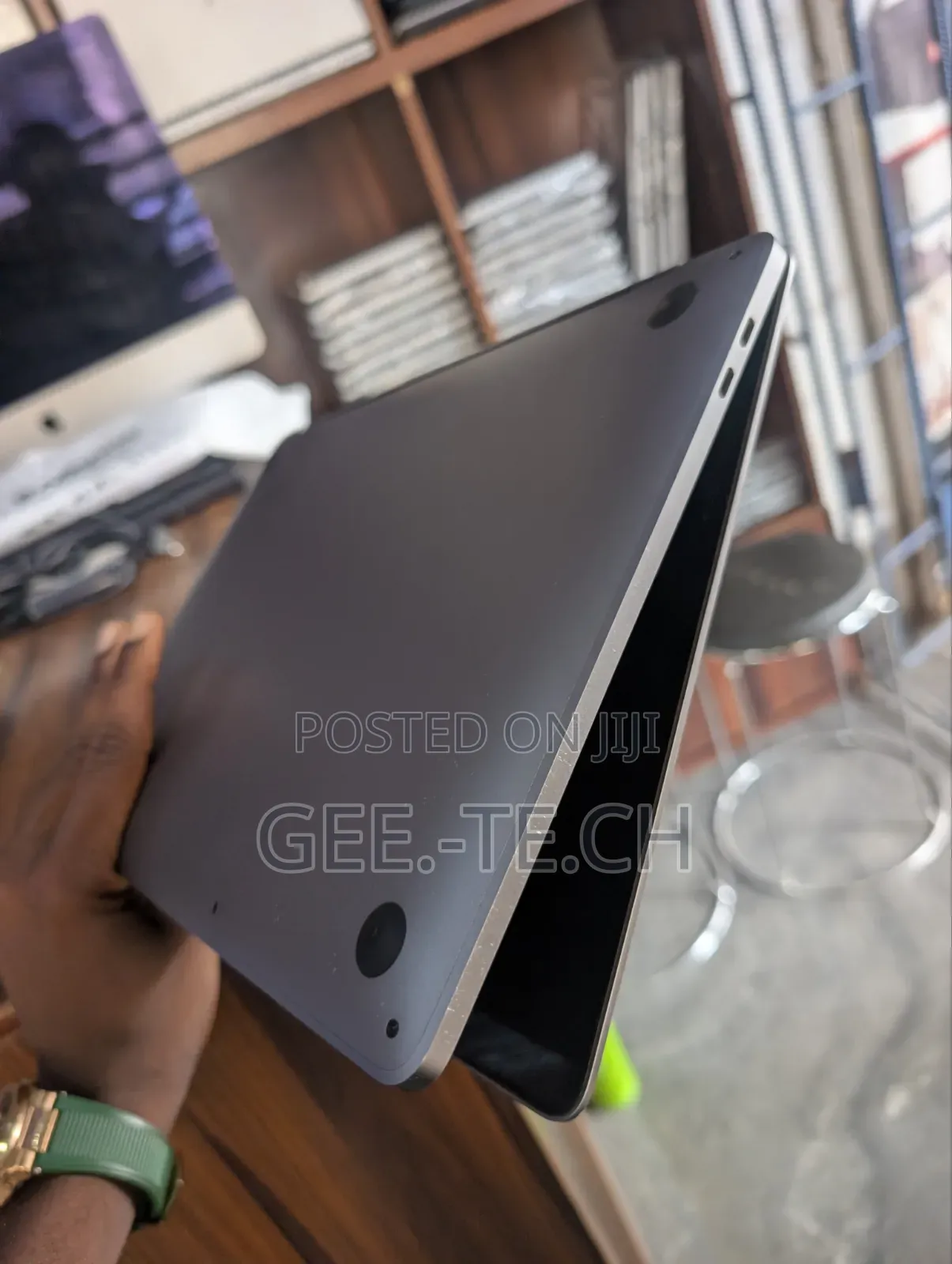 Laptop Apple MacBook Pro 2020 8GB Intel Core i5 SSD 256GB