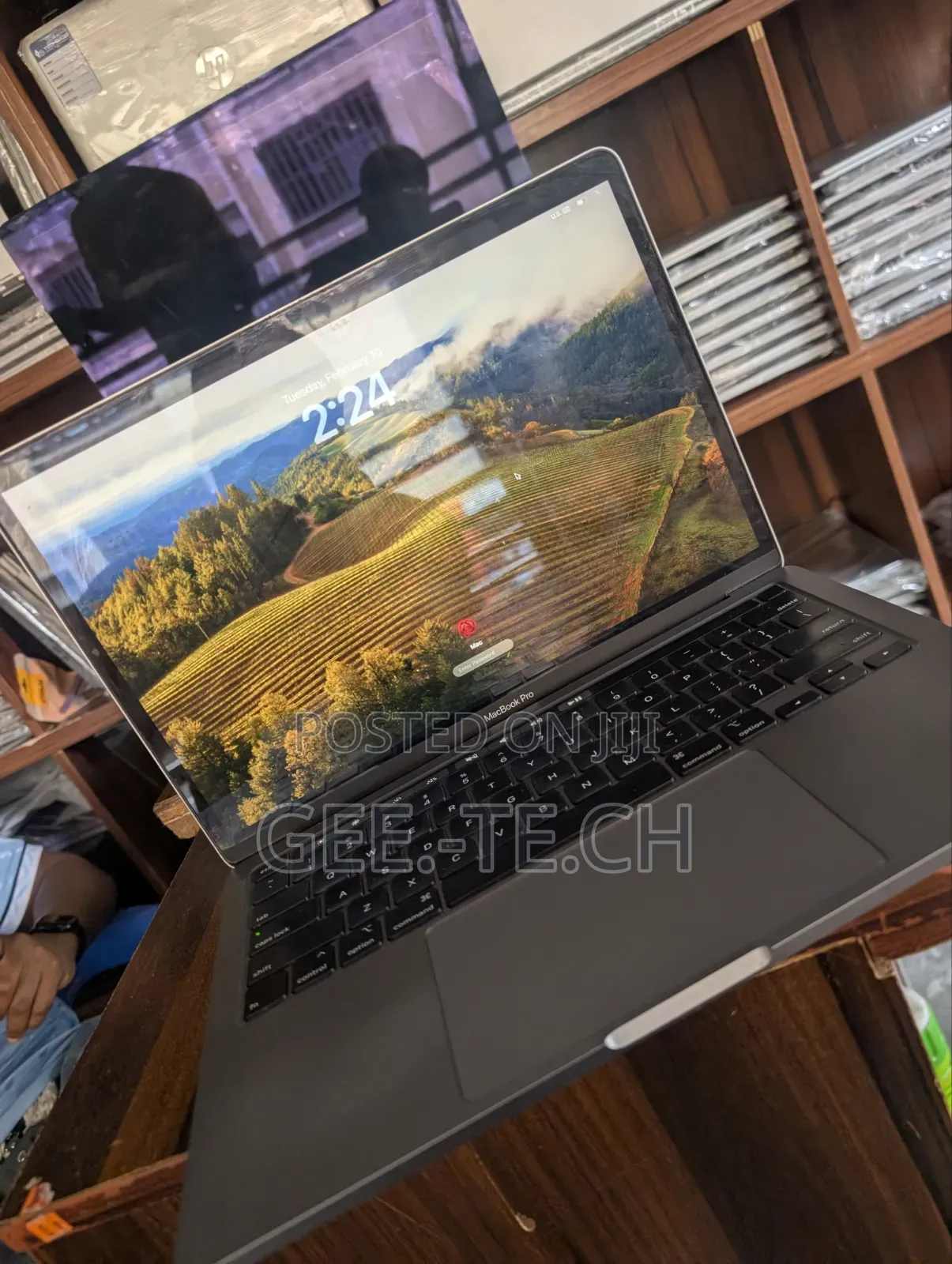 Laptop Apple MacBook Pro 2020 8GB Intel Core i5 SSD 256GB