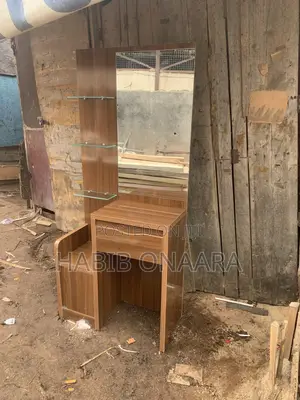 Dressing Mirro