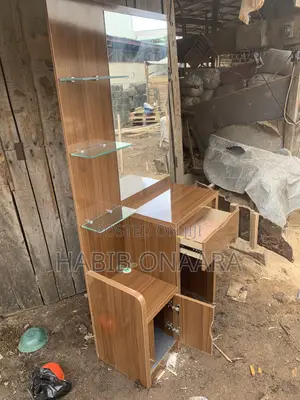 Dressing Mirro