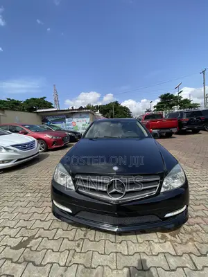 Mercedes-Benz C300 2011 Black