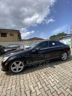 Mercedes-Benz C300 2011 Black