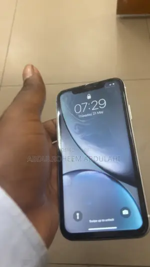 Apple iPhone XR 64 GB White