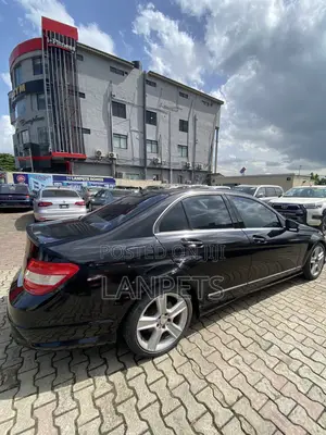 Mercedes-Benz C300 2011 Black