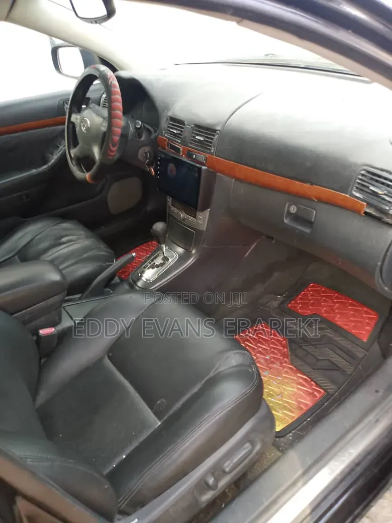 Toyota Avensis 2005 Black