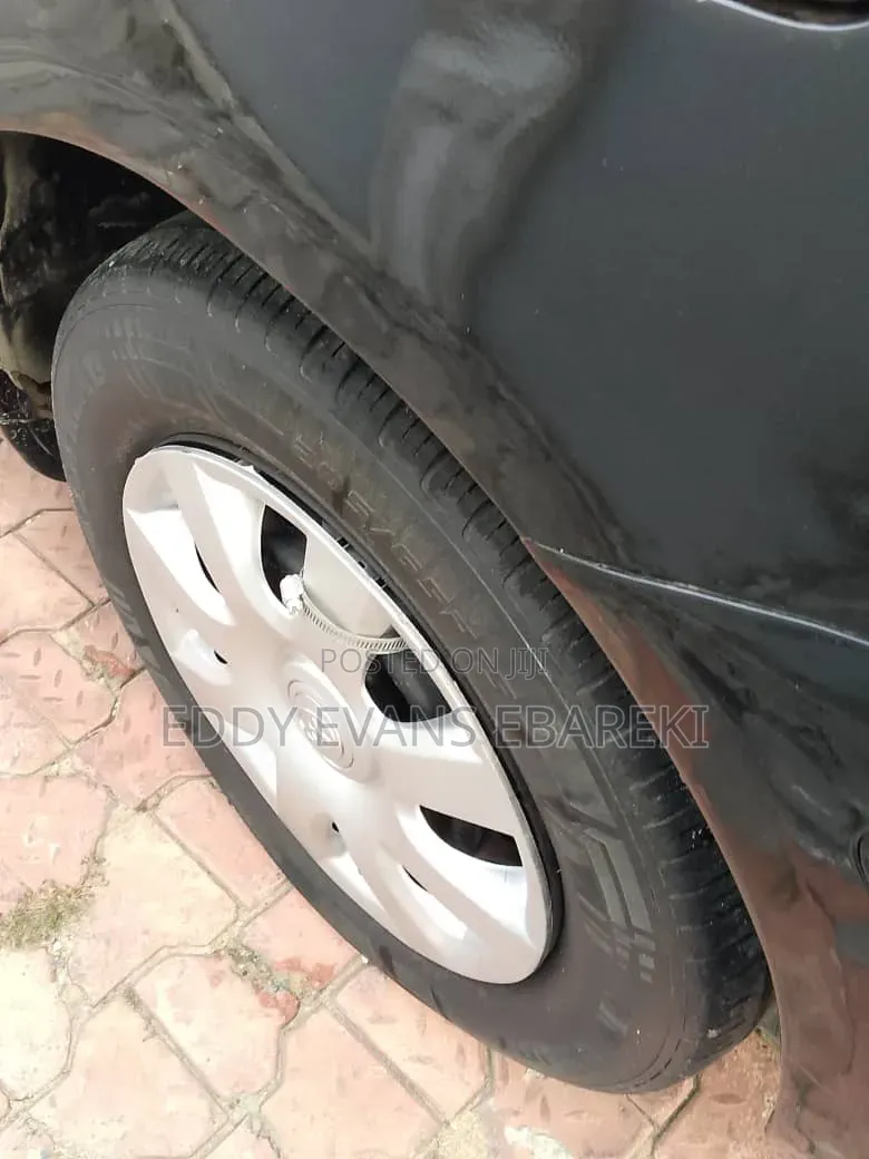 Toyota Avensis 2005 Black