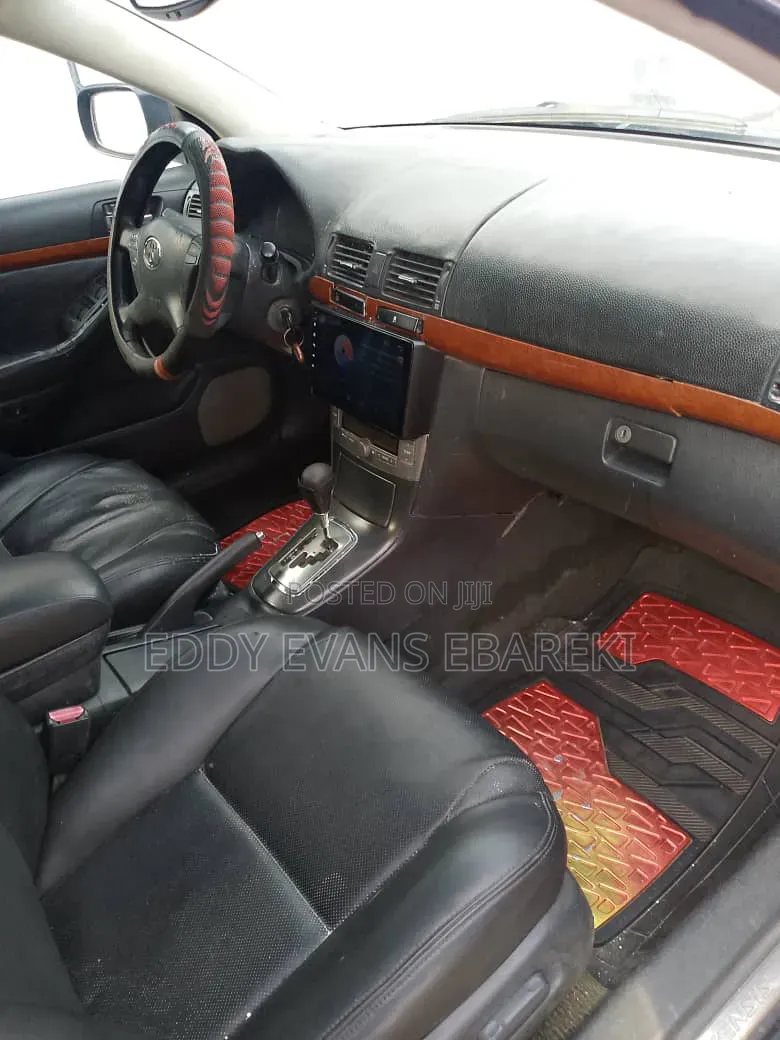 Toyota Avensis 2005 Black