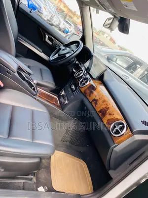 Mercedes-Benz GLK-Class 350 4MATIC 2014 Silver