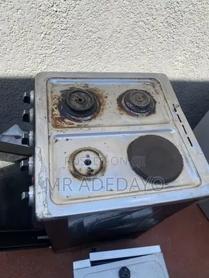 Neatly Used 4 Head Gas Standing Burner