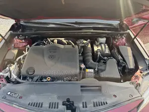 Toyota Camry XLE V6 (3.5L V6 8A) 2019 Red