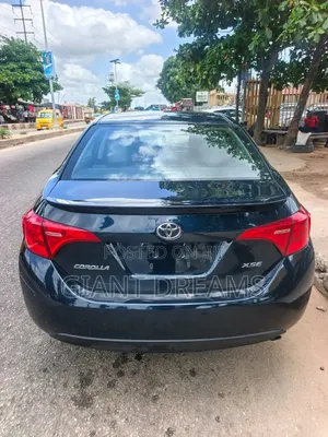 Toyota Corolla XSE (1.8L 4cyl 2A) 2018 Black