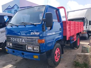 Toyota Dyna300, 11ft Short Frame