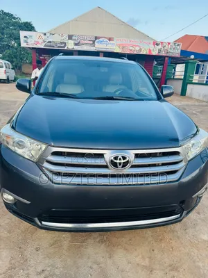 Toyota Highlander 3.5L 4WD 2013 Gray