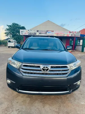 Toyota Highlander 3.5L 4WD 2013 Gray