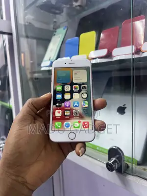 Apple iPhone 6s 16 GB Pink