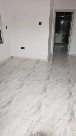 3bdrm Block of Flats in Elewuro, Akobo for rent