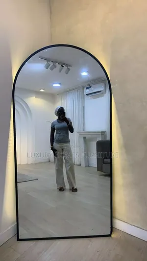 Quality Wall Mounted Mirror