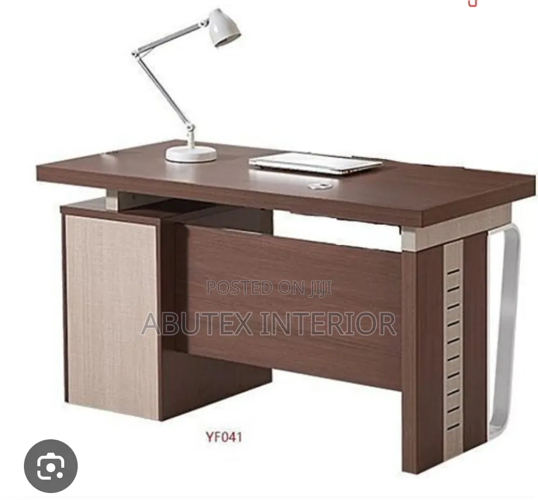 Portable and Exclusive Office Table