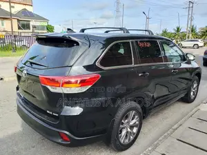 Toyota Highlander XLE V6 4x2 (3.5L 6cyl 6A) 2016 Black