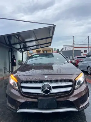 Mercedes-Benz GLA 250 2015 Brown