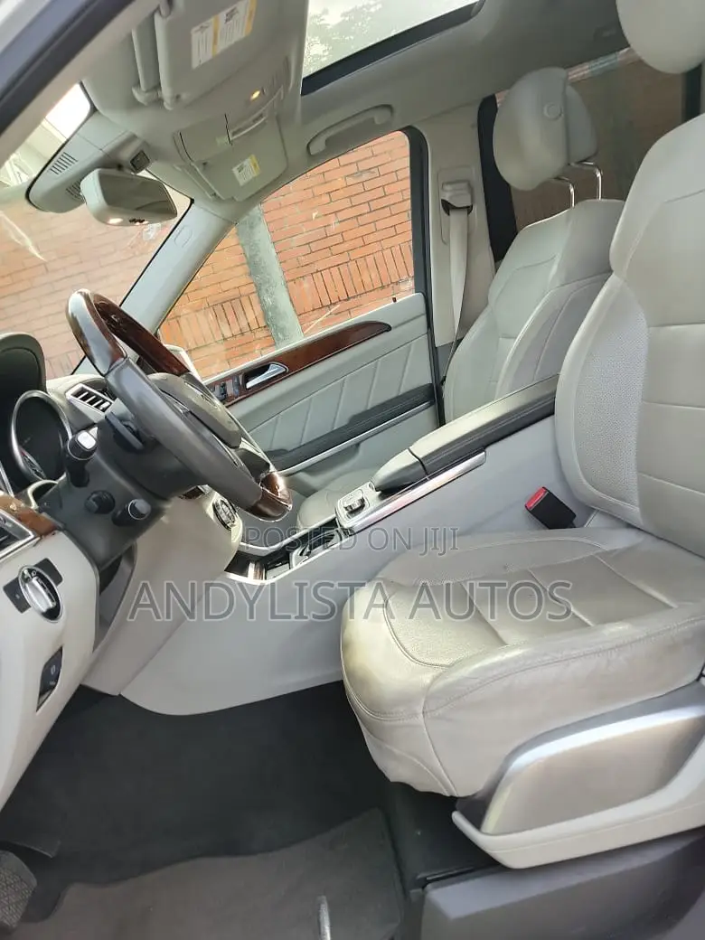 Mercedes-Benz GL-Class 550 2016 Silver