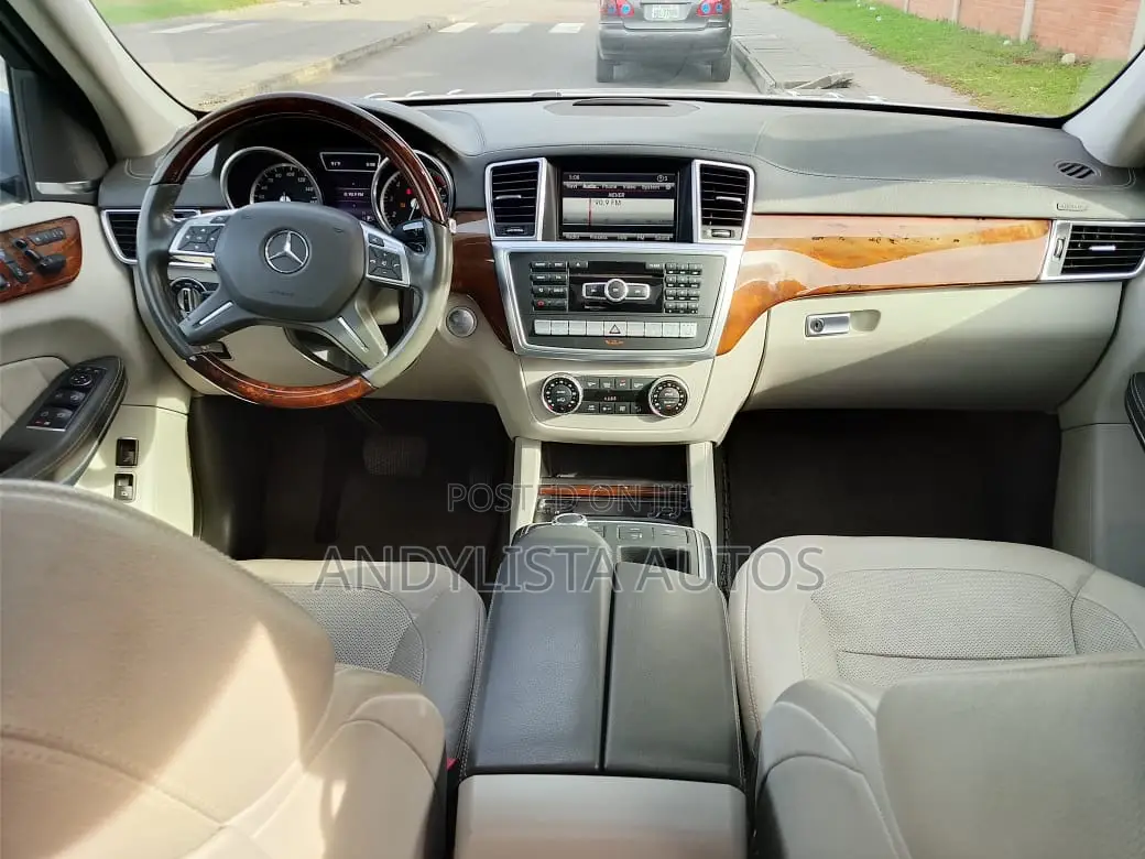 Mercedes-Benz GL-Class 550 2016 Silver