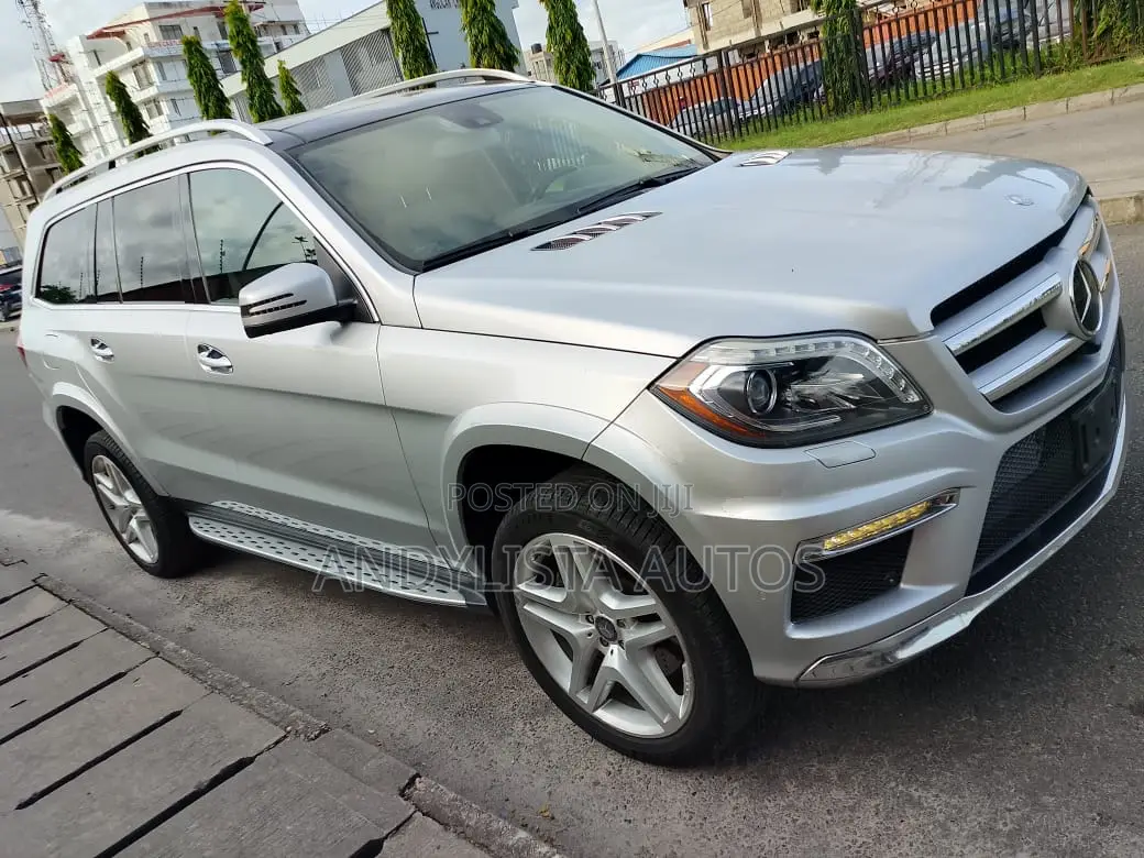 Mercedes-Benz GL-Class 550 2016 Silver