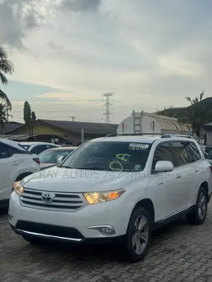 Toyota Highlander Limited 2012 White