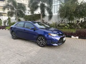Toyota Corolla SE (1.8L 4cyl 6M) 2018 Blue