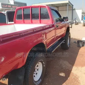 Toyota Hilux 1995 Red