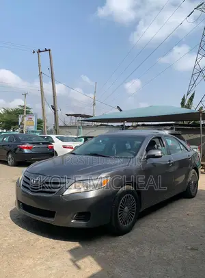 Toyota Camry 2010 Gray