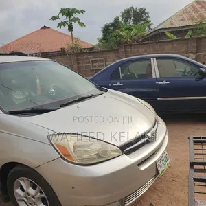 Toyota Sienna XLE 2005 Silver