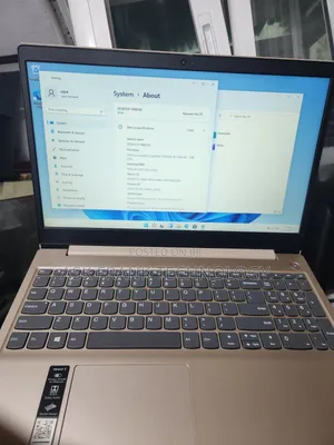 Laptop Lenovo IdeaPad 300 4GB Intel Core i3 SSD 256GB