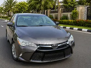 Toyota Camry LE 4dr Sedan (2.5L 4cyl 6A) 2015 Gray