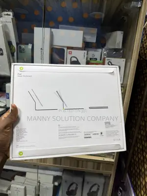 Apple Magic Keyboard for iPad Air 13”