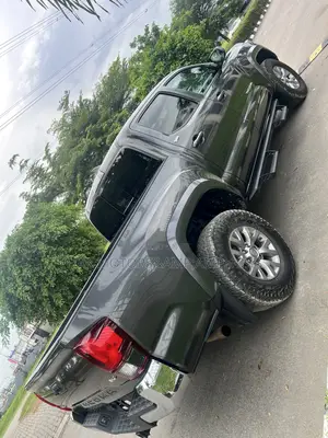 Toyota Tacoma SR5 2018 Gray