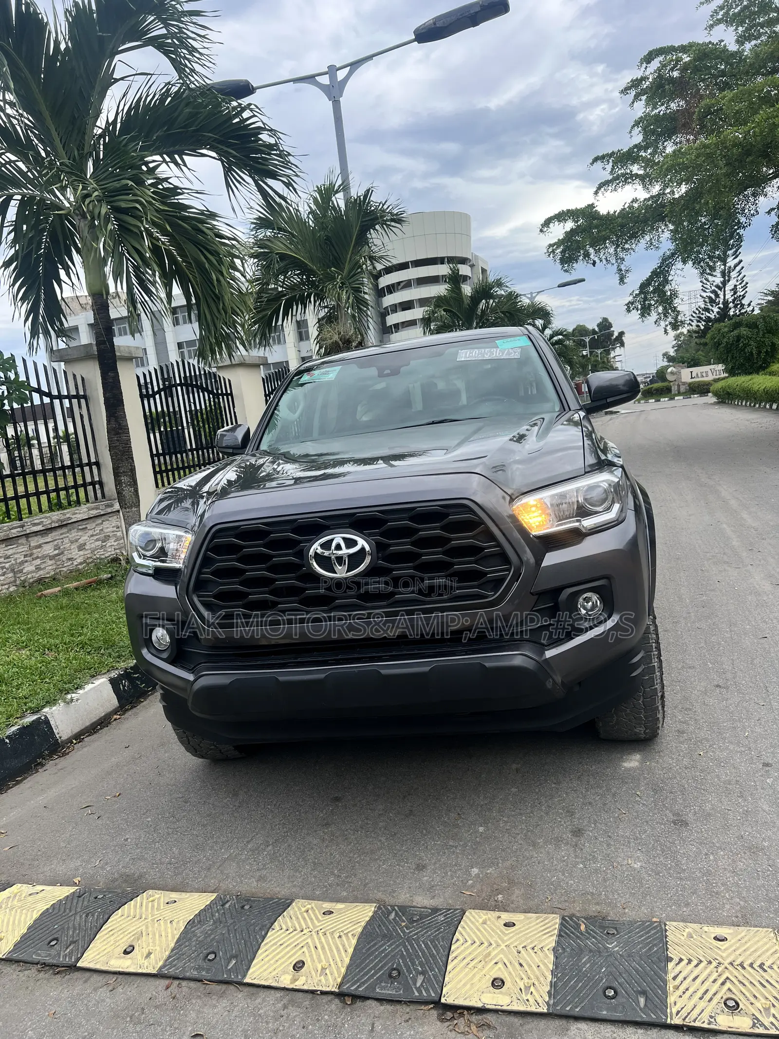 Toyota Tacoma SR5 2018 Gray