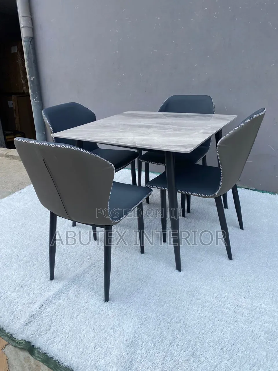 Exclusive Dinning Table for 6